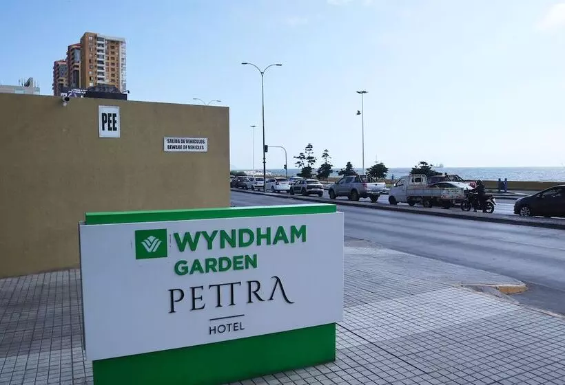 هتل Wyndham Garden Antofagasta Pettra