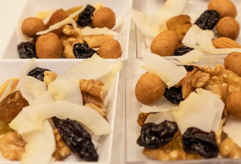 هتل Wyndham Garden Antofagasta Pettra