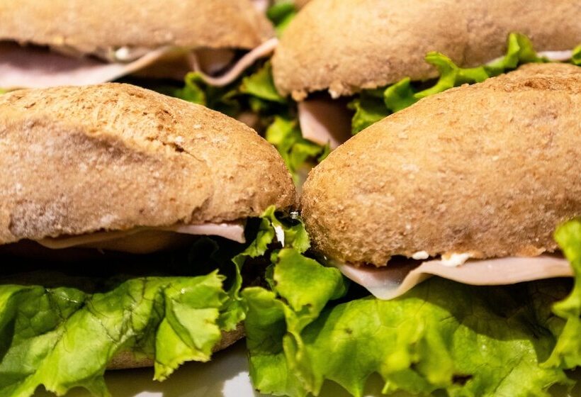 هتل Wyndham Garden Antofagasta Pettra