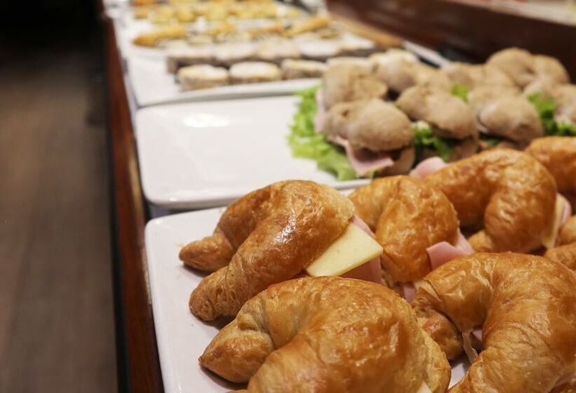 هتل Wyndham Garden Antofagasta Pettra