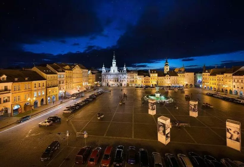 هتل Zvon Design Suites