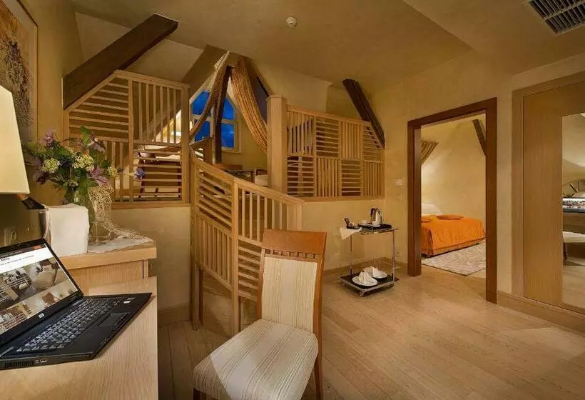 هتل Zvon Design Suites