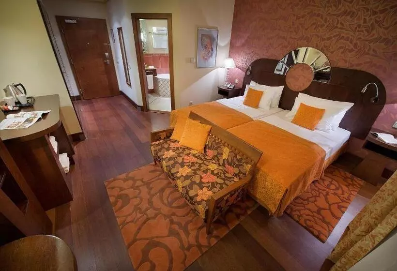 هتل Zvon Design Suites