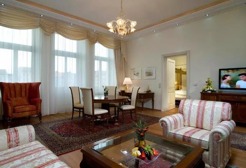 هتل Zvon Design Suites