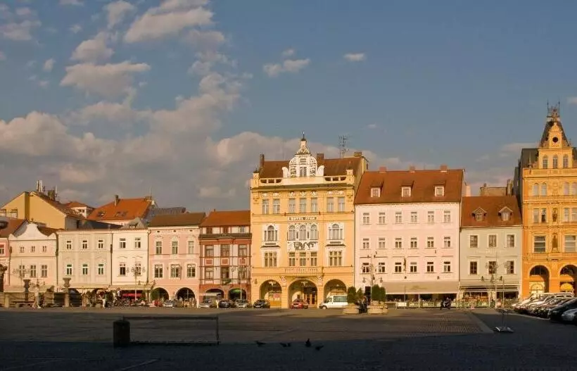 هتل Zvon Design Suites