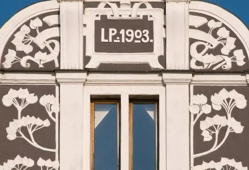 هتل Zvon Design Suites