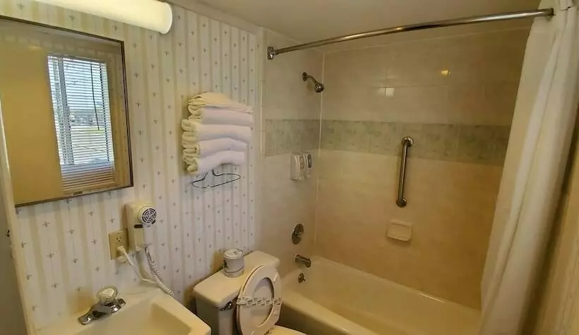 The Shangri La Motel