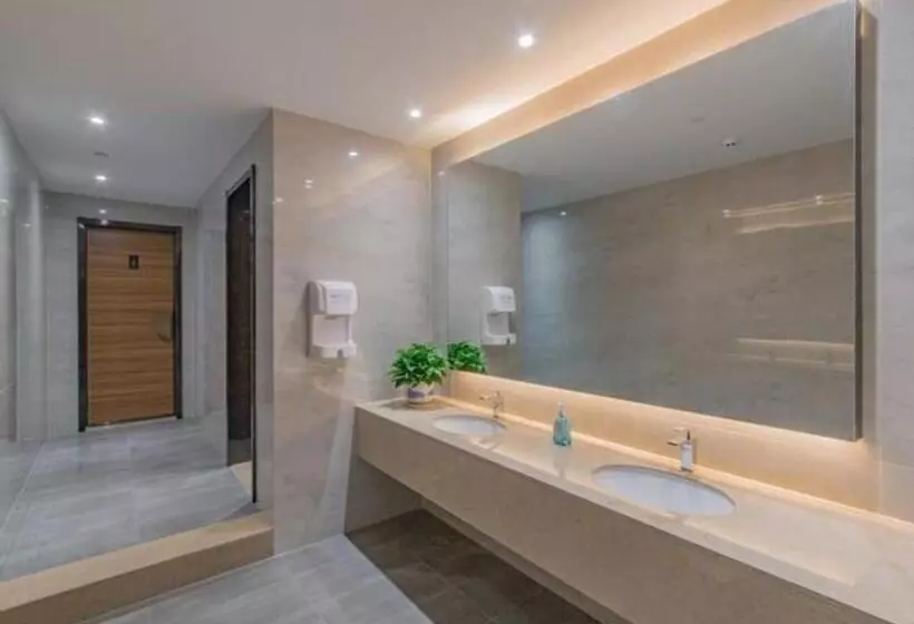 ホテル City Comfort Inn Guilin Bus South Station Wanfu Plaza