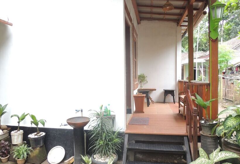 Majatalo Dalem Sudarno Syariah By Ndalem Beong