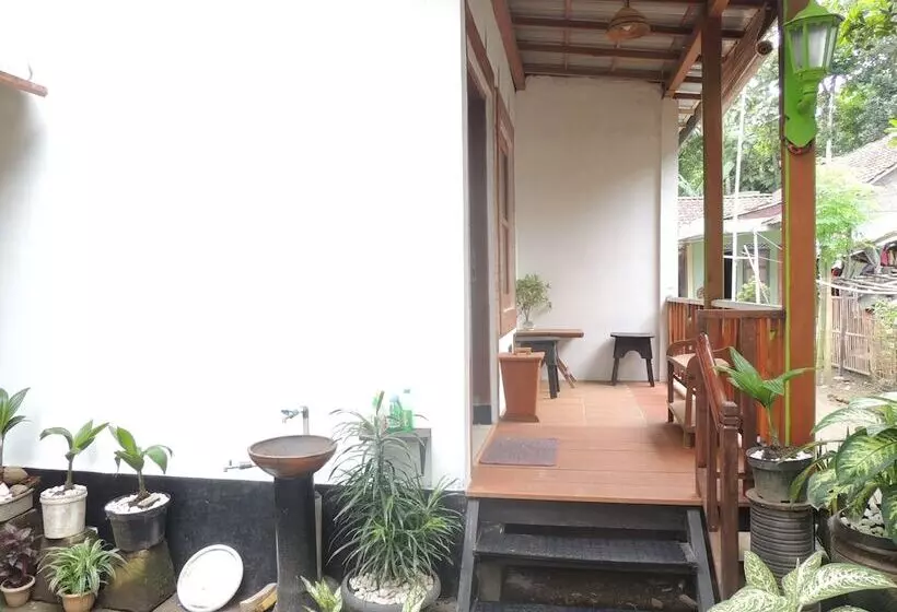 Majatalo Dalem Sudarno Syariah By Ndalem Beong