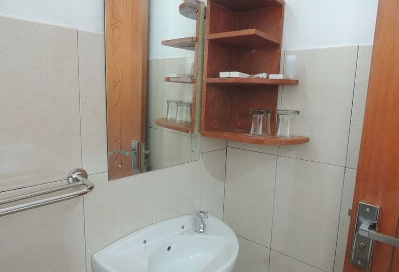 Majatalo Dalem Sudarno Syariah By Ndalem Beong