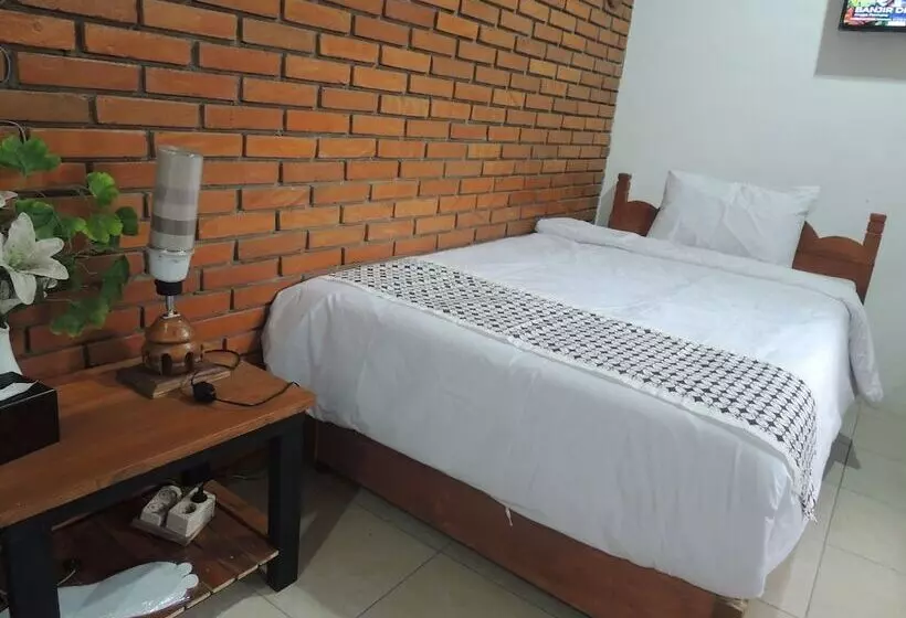 Majatalo Dalem Sudarno Syariah By Ndalem Beong