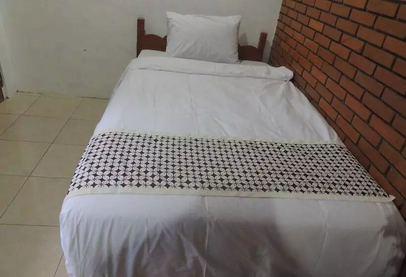 Majatalo Dalem Sudarno Syariah By Ndalem Beong