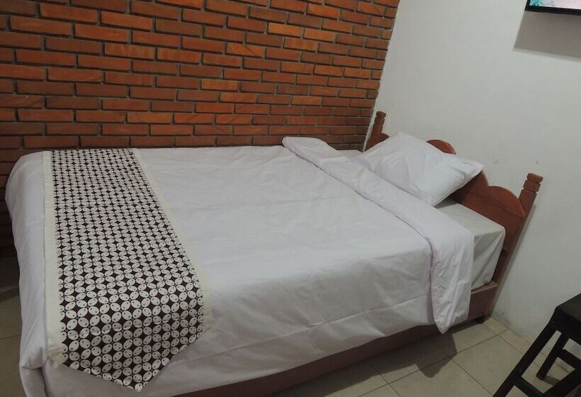 Majatalo Dalem Sudarno Syariah By Ndalem Beong