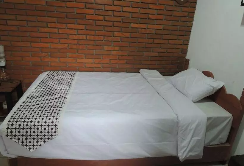 Majatalo Dalem Sudarno Syariah By Ndalem Beong