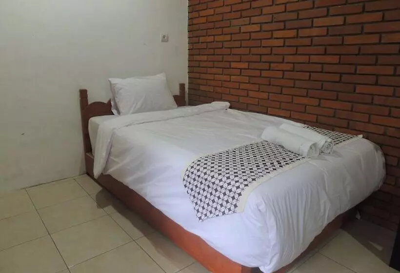 Majatalo Dalem Sudarno Syariah By Ndalem Beong