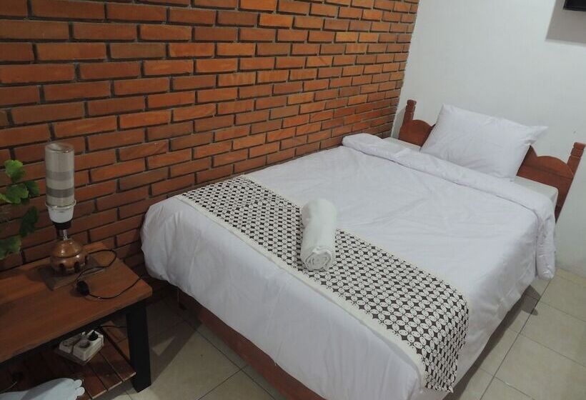 Majatalo Dalem Sudarno Syariah By Ndalem Beong