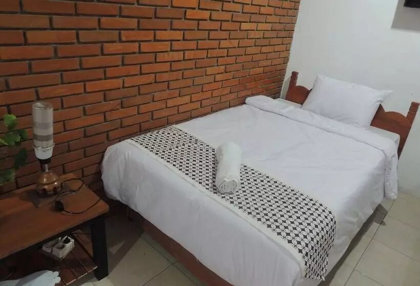 Majatalo Dalem Sudarno Syariah By Ndalem Beong