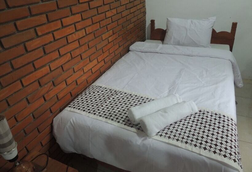 Majatalo Dalem Sudarno Syariah By Ndalem Beong