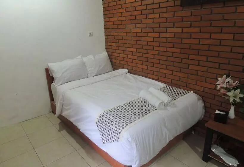 Majatalo Dalem Sudarno Syariah By Ndalem Beong