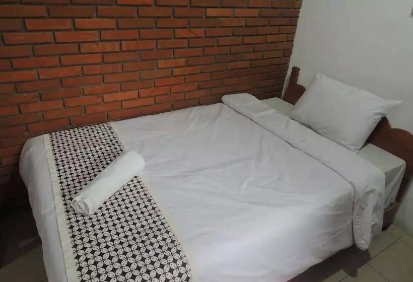 Majatalo Dalem Sudarno Syariah By Ndalem Beong