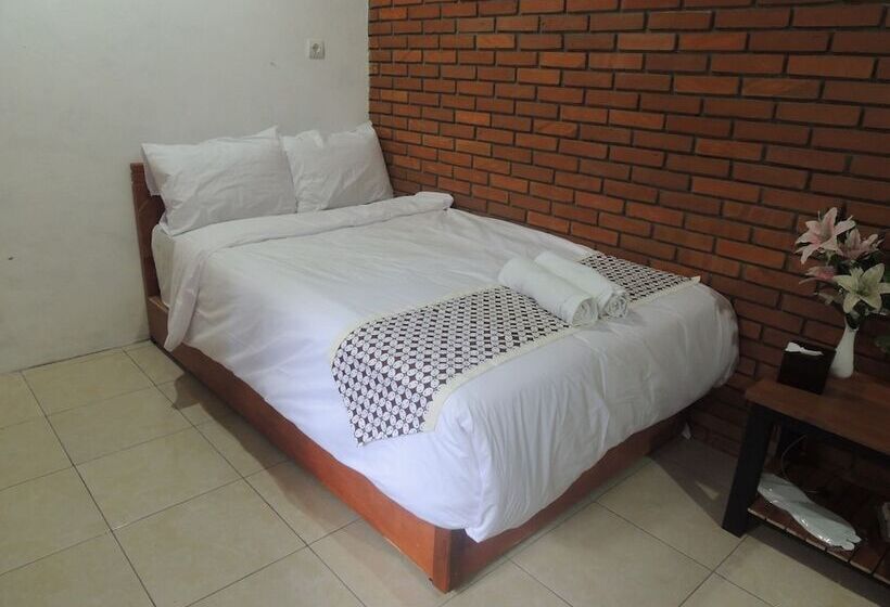 Majatalo Dalem Sudarno Syariah By Ndalem Beong