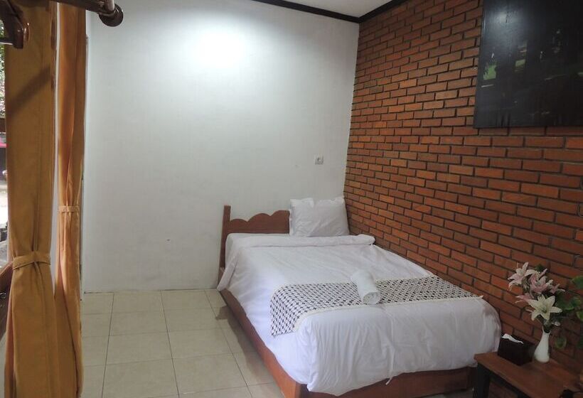 Majatalo Dalem Sudarno Syariah By Ndalem Beong