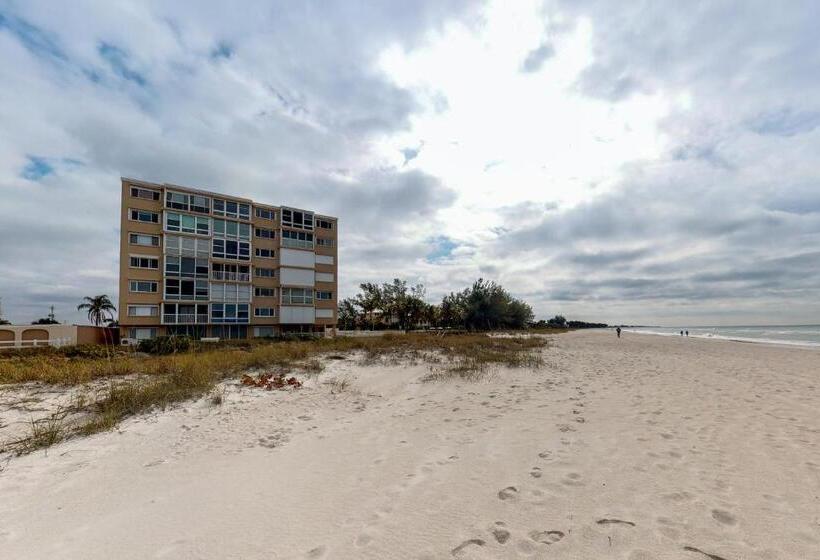 Отель Martinique 401s