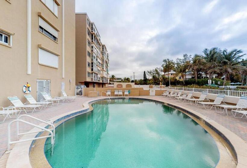 Отель Martinique 401s