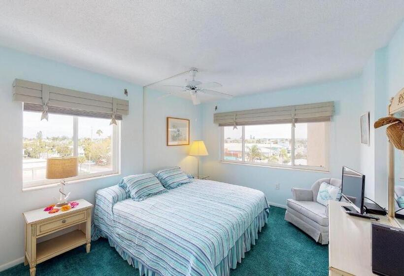 Отель Martinique 401s