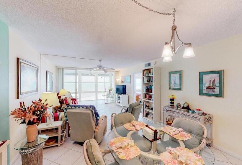 Отель Martinique 401s