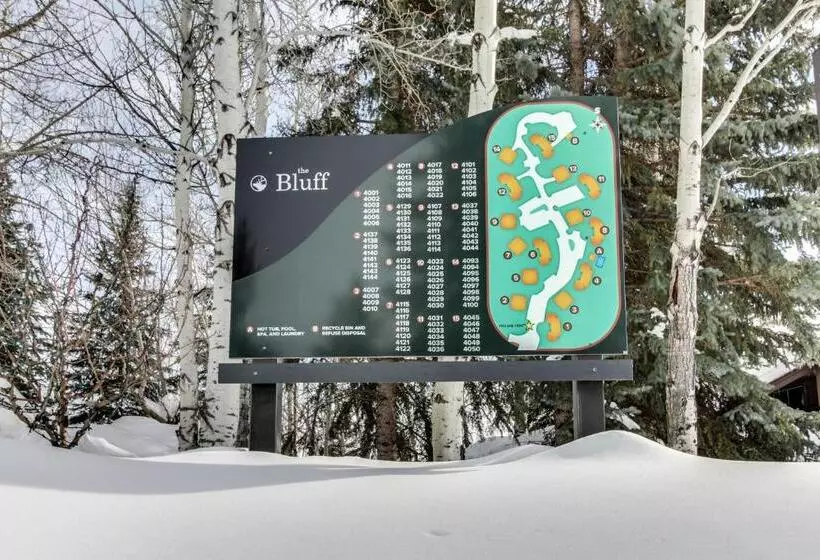 ホテル The Bluff Mountain Retreat
