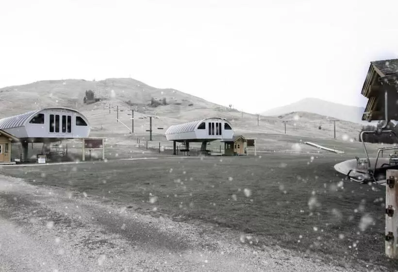 ホテル The Bluff Mountain Retreat
