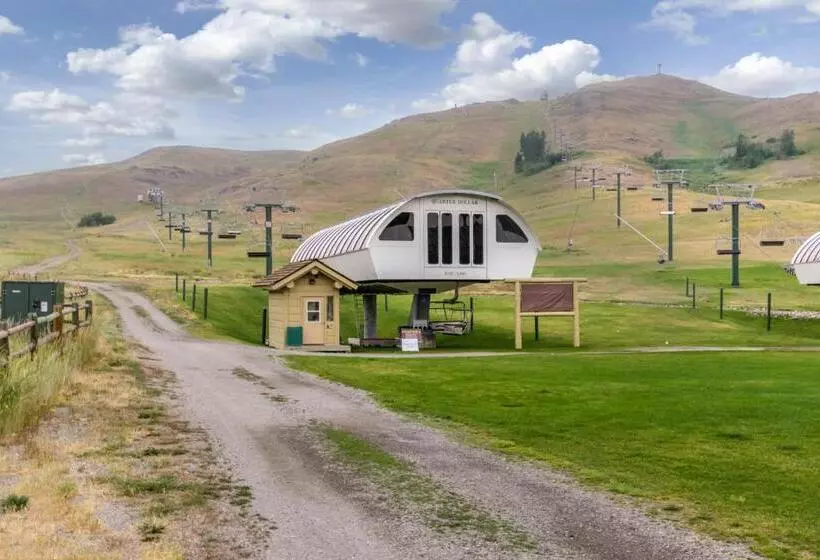 ホテル The Bluff Mountain Retreat