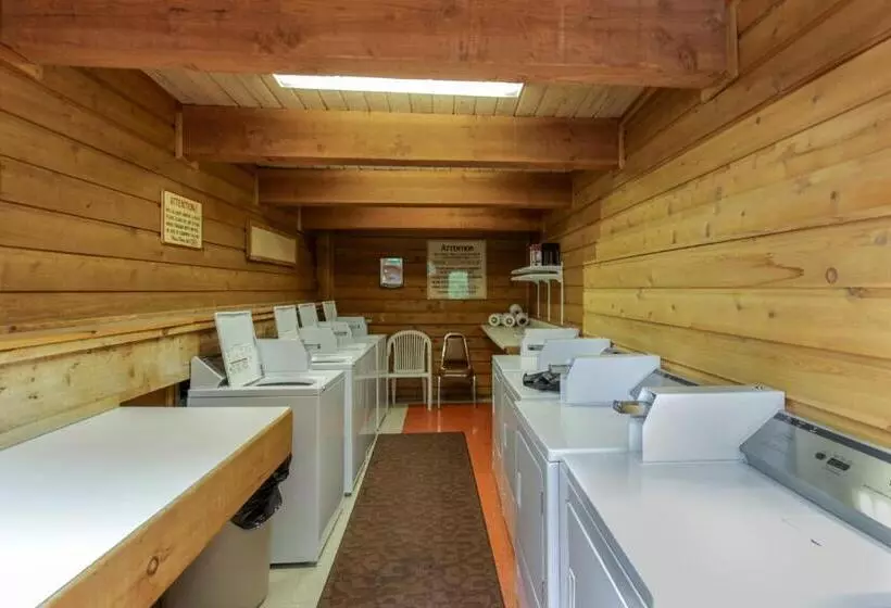 ホテル The Bluff Mountain Retreat