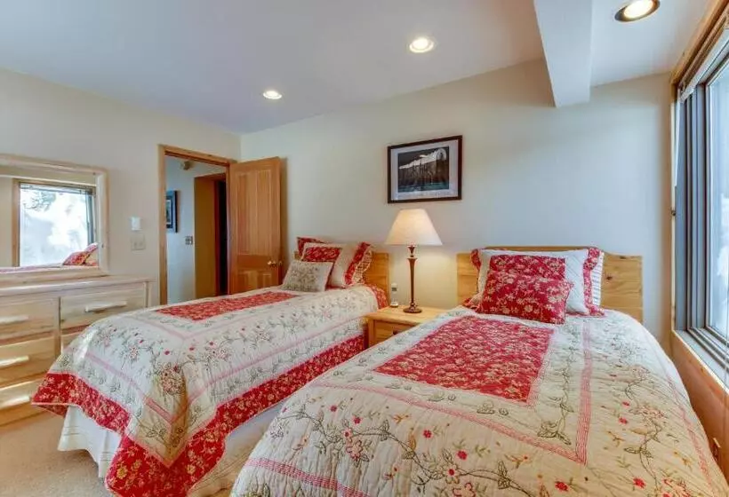 ホテル The Bluff Mountain Retreat