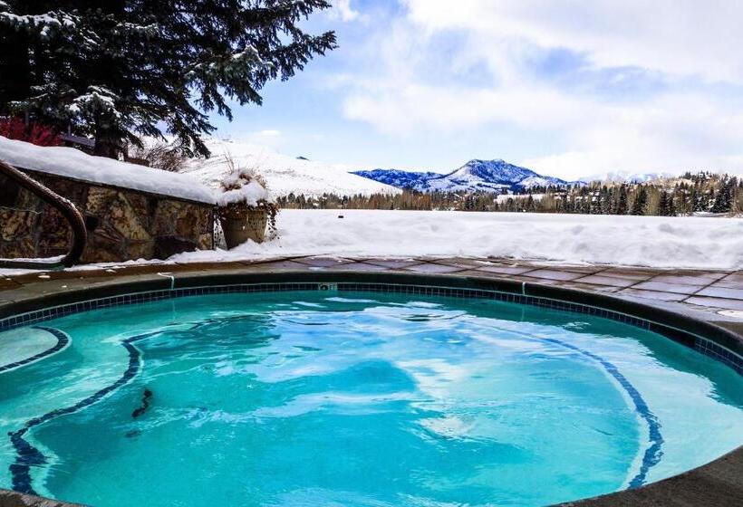 فندق The Bluff Mountain Retreat