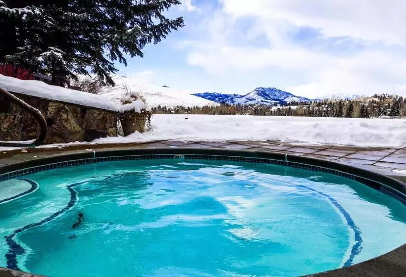 ホテル The Bluff Mountain Retreat