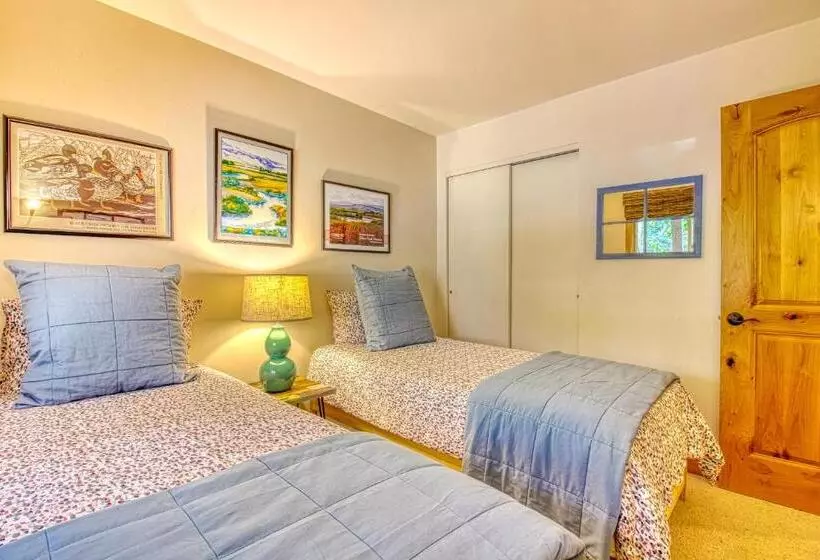 ホテル The Bluff Mountain Retreat