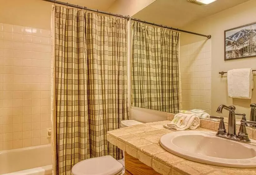 ホテル The Bluff Mountain Retreat