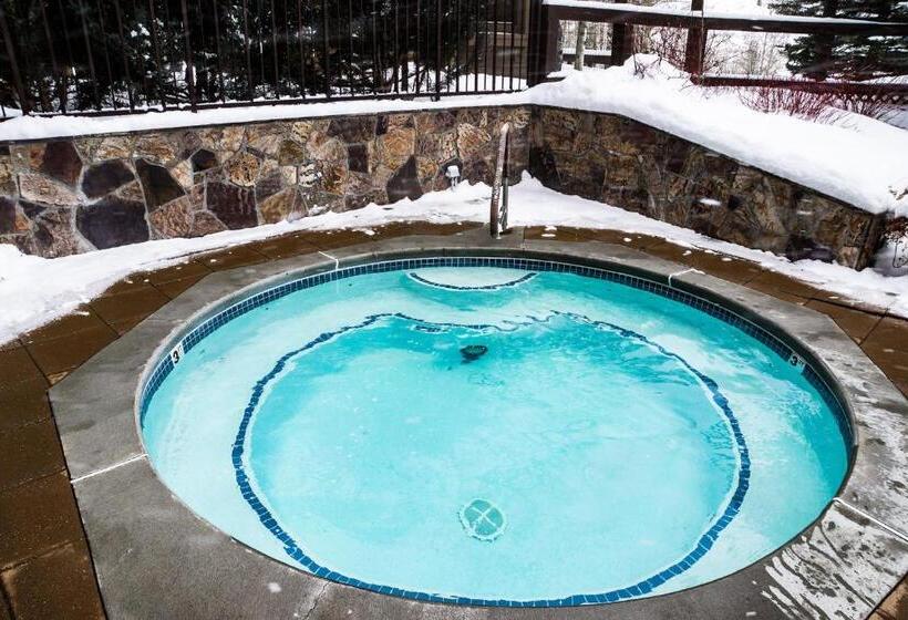 فندق The Bluff Mountain Retreat