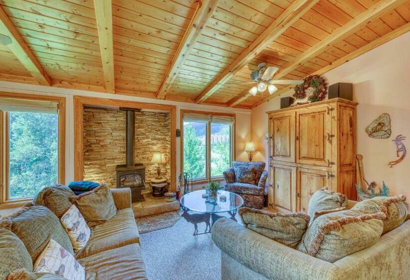 هتل Short Walk To Lifts!