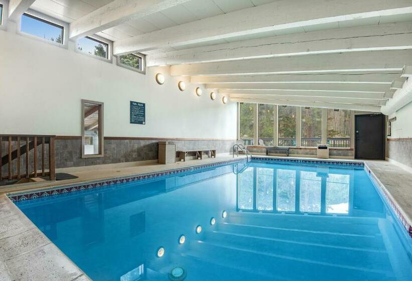 هتل Short Walk To Lifts!