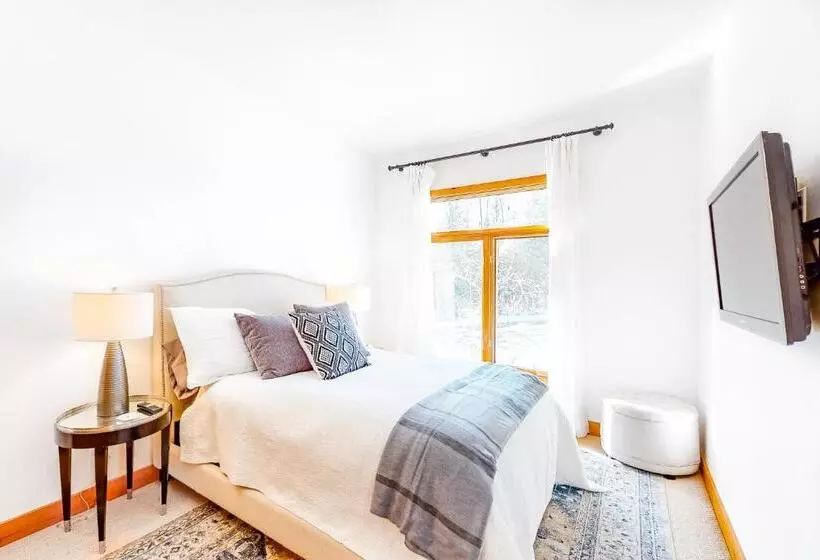 ホテル Legends  Simply Perfect Elkhorn Retreat