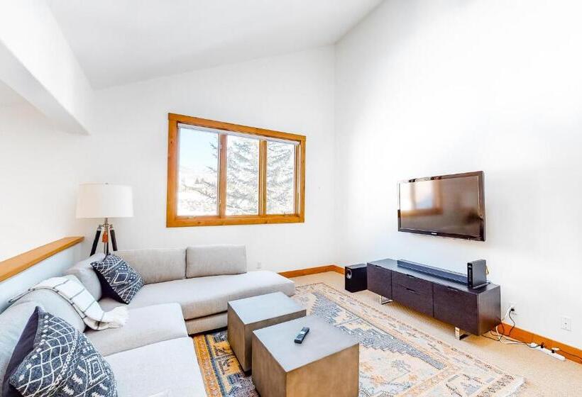 هتل Legends  Simply Perfect Elkhorn Retreat