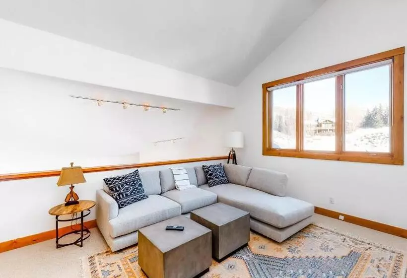 ホテル Legends  Simply Perfect Elkhorn Retreat