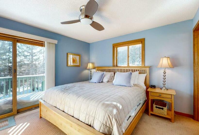 Hotel Okemo Trailside 23b, Lower Level