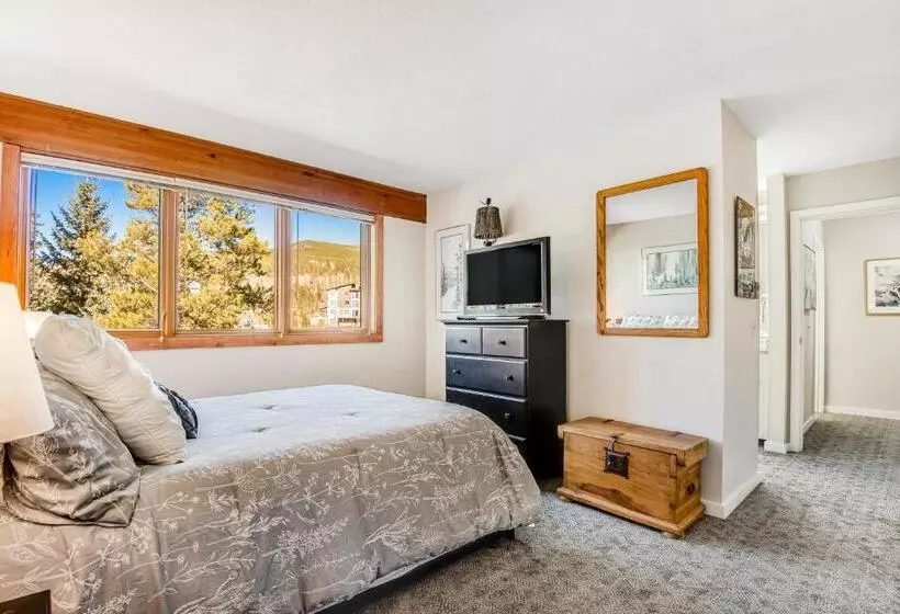 هتل The Pines Condo Unit 2044