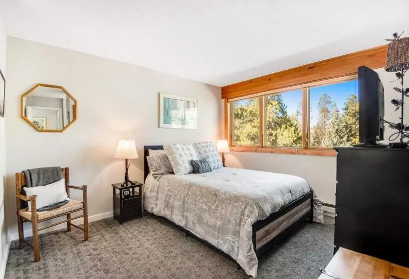هتل The Pines Condo Unit 2044