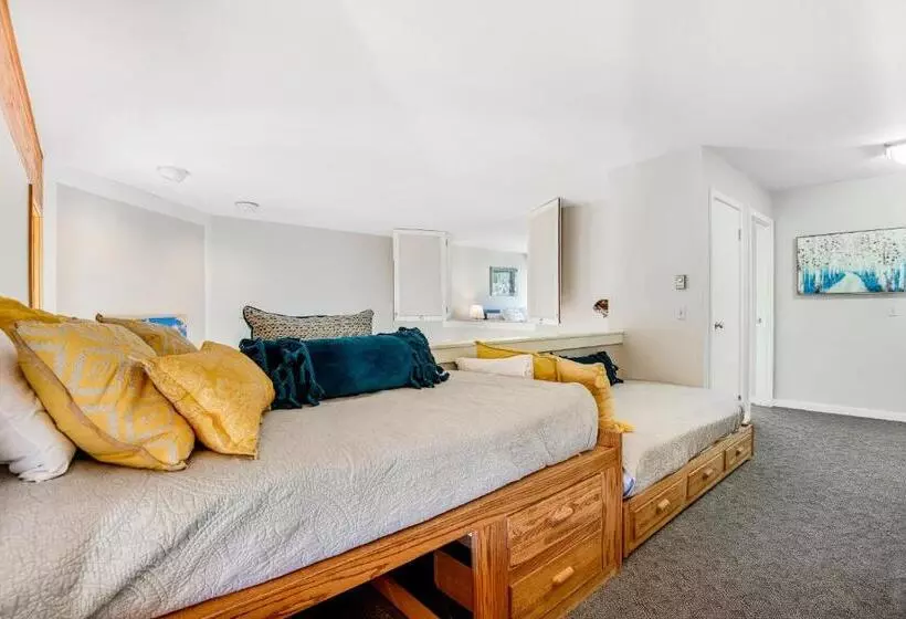 هتل The Pines Condo Unit 2044